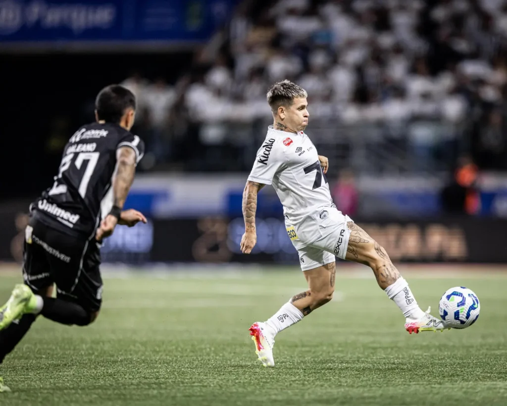 Soteldo não escapou de atuação ruim do Santos, nesta segunda-feira.