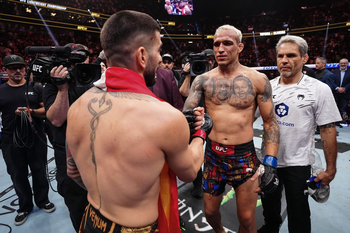 Topuria x Charles UFC 317