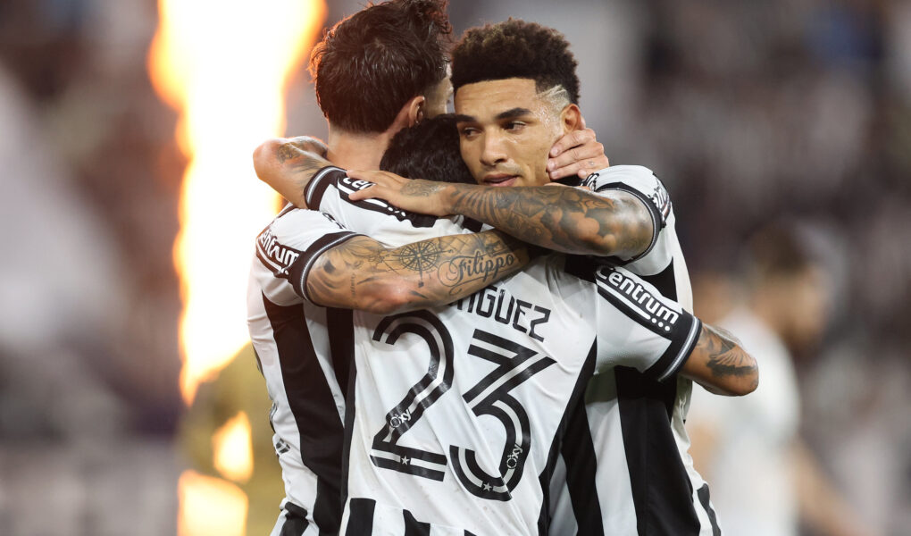 Botafogo vence Ceará por 3 a 2 e entra no G6 do Campeonato Brasileiro