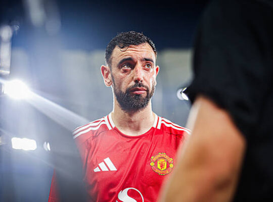 Bruno Fernandes em ação pelo Manchester United em amistoso realizado na última semana. Foto: Lyn/Manchester United via Getty Images — Divulgação.