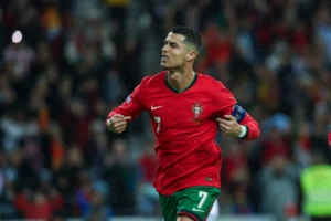Cristiano Ronaldo vestindo a camisa da Seleção de Portugal