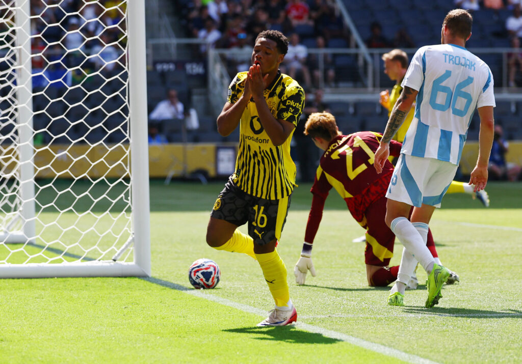 Duranville desperdiçou grande chance de ampliar o marcador para o Borussia Dortmund