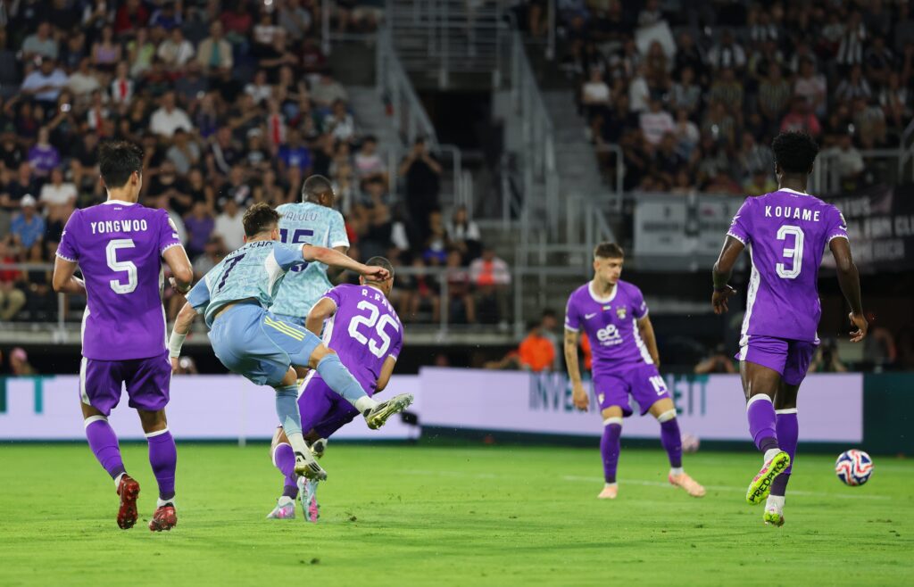 Conceição, um dos destaques da partida, anotou o quinto gol da Juve após se livrar da marcação adversária