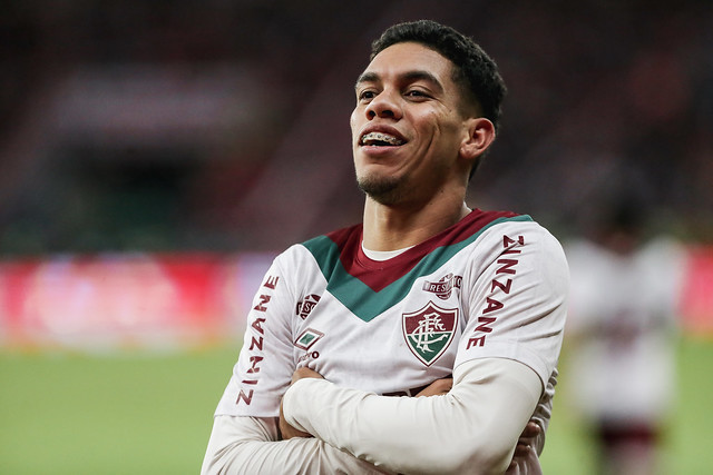 Baya comemora o gol que selou a vitória do Tricolor no Beira-Rio. Foto: Lucas Merçon/Fluminense F.C. — Divulgação.