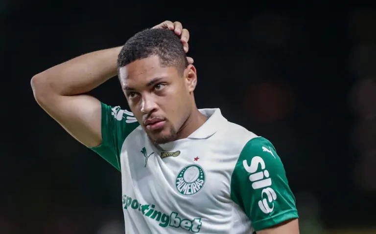 Palmeiras tem que resolver o ‘problema’ Vitor Roque, mas como?