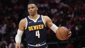 Knicks procura um armador reserva.