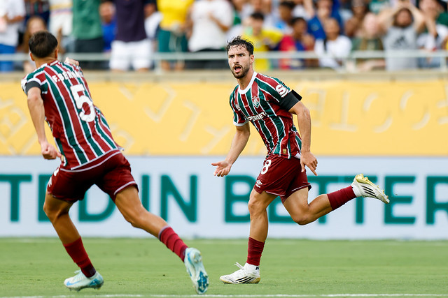 Matheus Martinelli e Facundo Bernal saem para comemorar o gol que abriu o placar em Orlando. Foto: Marcelo Gonçalves/Fluminense F.C.