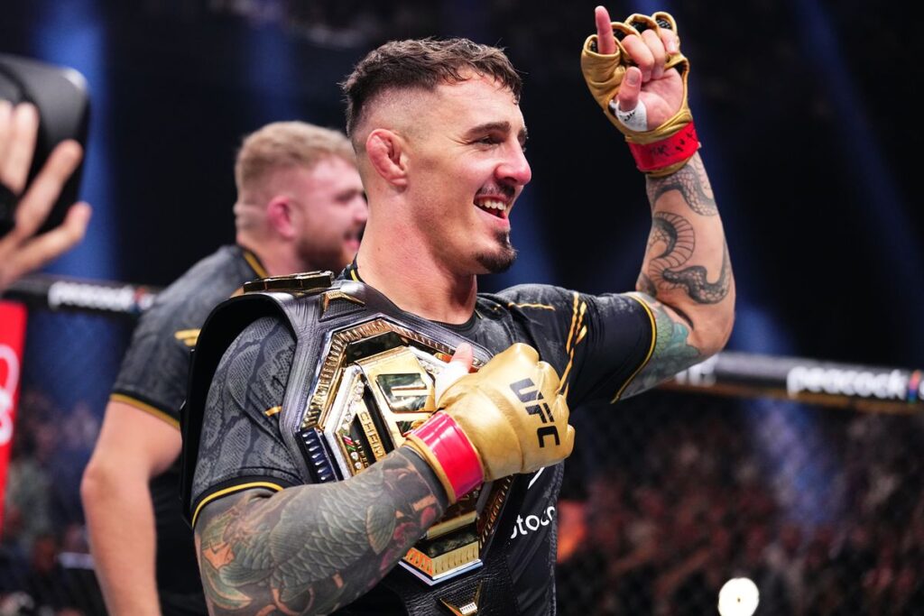 Tom Aspinall é um campeão repleto de hype e pressão