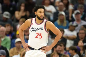 Knicks procura um armador reserva.