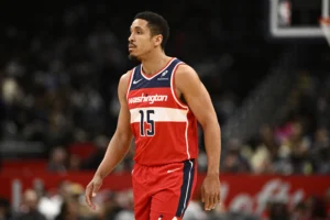 Knicks procura um armador reserva.
