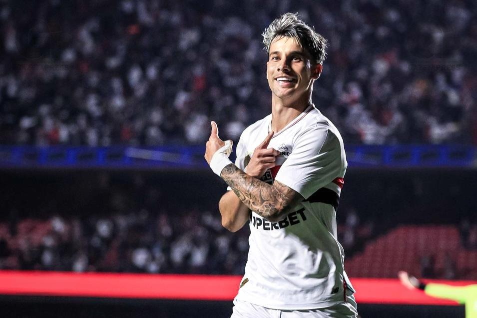 Curiosamente, o gol de Ferreira saiu na mesma minutagem que o primeiro tento. Ambos foram aos 31 minutos, porém em etapas diferentes. Foto: Caio De Sousa/Pera Photo Press — Reprodução.