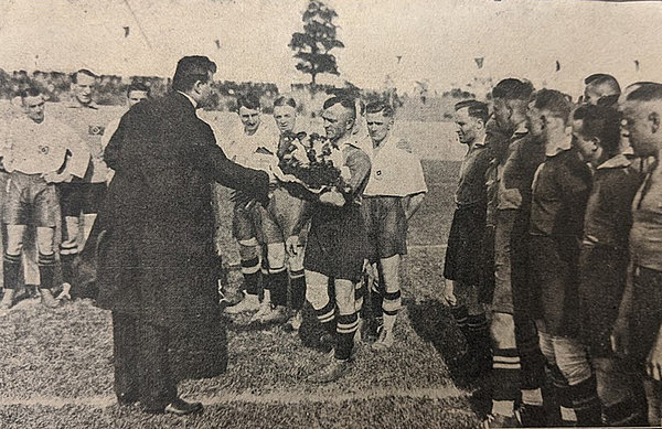 O Hamburgo chegou na final do campeonato alemão pela primeira vez na história em 1922, três anos depois de sua fundação. Foto: Arquivos HSV/Hamburger Sports-Verein — Reprodução.