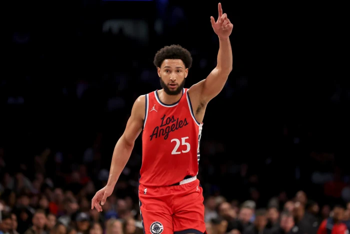 Simmons no mercado.