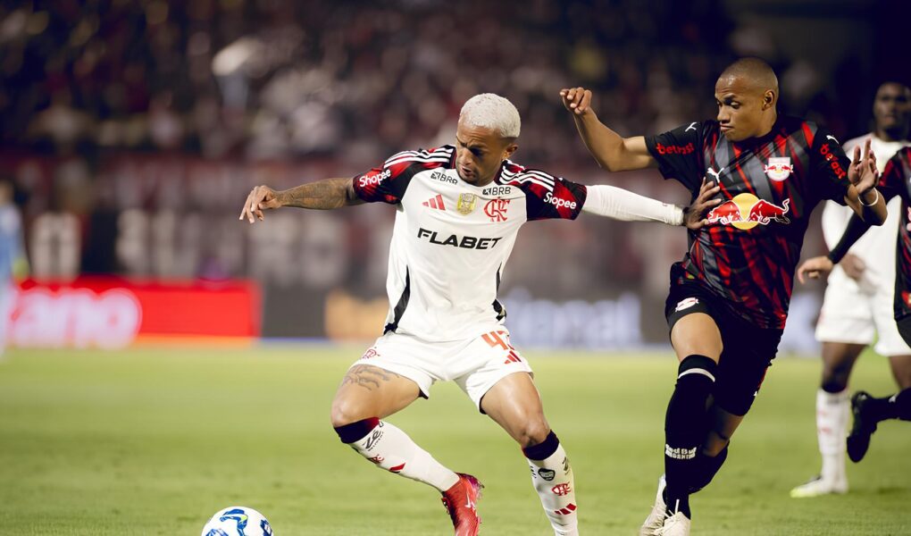 Em possível despedida, Wesley decide, Flamengo vence RB Bragantino de virada e se aproxima da liderança no Campeonato Brasileiro