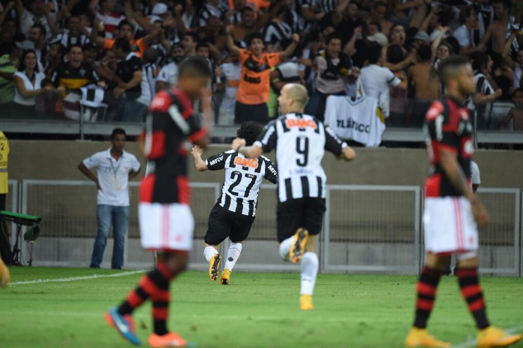 Luan é destaque na vitória heróica do Atlético Mineiro diante do Flamengo na semifinal da Copa do Brasil de 2014