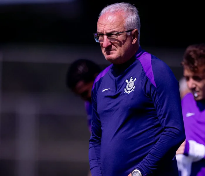 Dorival Júnior vive momento irregular no Corinthians
