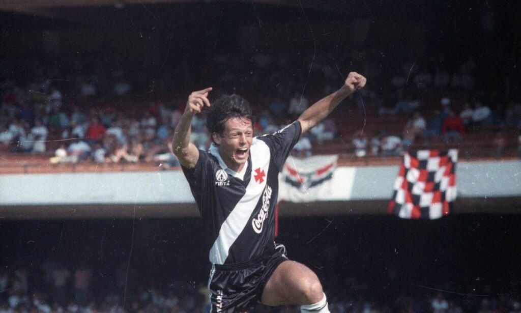 Sorato comemora o gol do título do Vasco sobre o São Paulo na final do Brasileirão de 1989