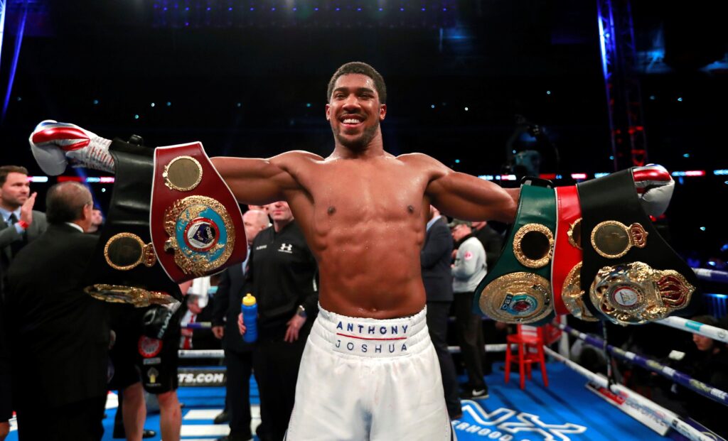Anthony Joshua já foi campeão mundial peso-pesado unificado pela IBF, WBA e WBO