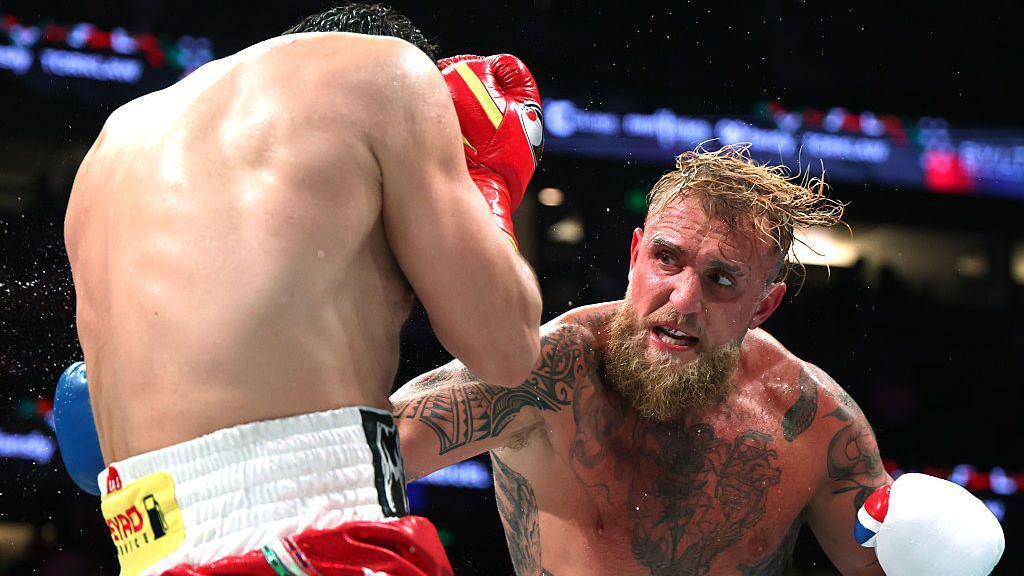 Jake Paul vem de vitória incontestável sobre Júlio Cesar Chavez Jr 