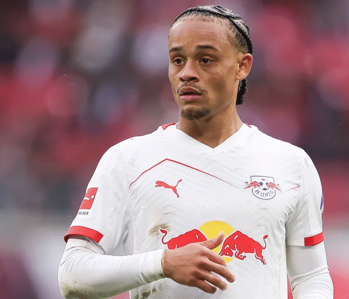 Destaque das últimas edições da Bundesliga, Xavi Simons é alvo de times da Premier League e sua presença na equipe do RB Leipzig é incerta. Foto: Maja Hitij/Bundesliga — Reprodução.