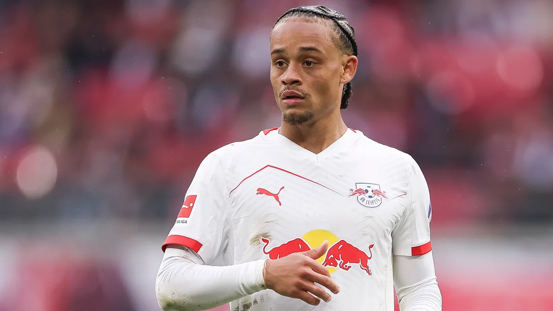 Destaque das últimas edições da Bundesliga, Xavi Simons é alvo de times da Premier League e sua presença na equipe do RB Leipzig é incerta. Foto: Maja Hitij/Bundesliga — Reprodução.