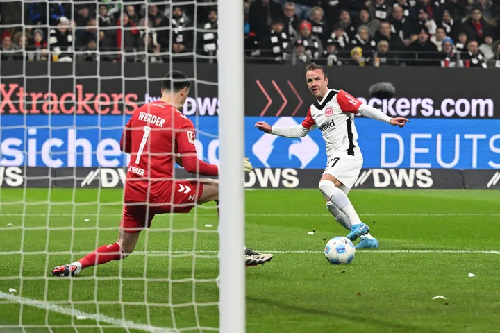Apenas seis jogadores atuais da Bundesliga marcaram mais gols na primeira divisão alemã do que Mario Götze, do Frankfurt. Ele tem oito de seus 66 contra o Bremen, tornando-os seu adversário favorito. Foto: Patrick Scheiber/IMAGO — Reprodução.