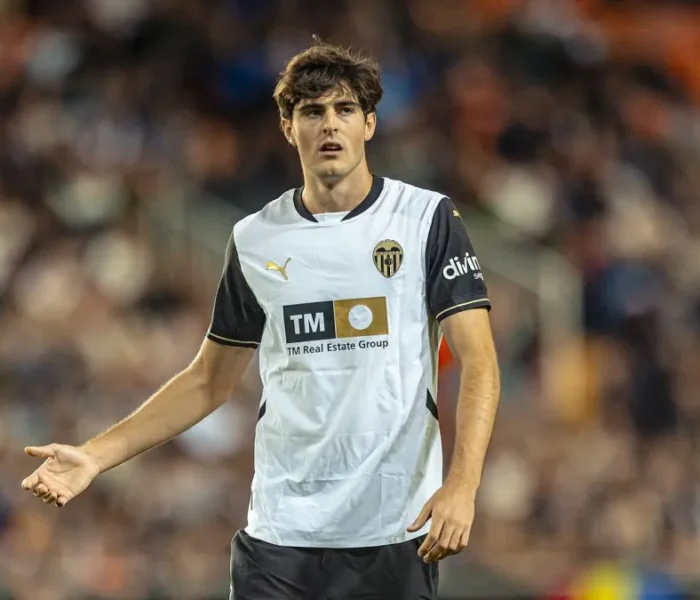 Javi Guerra, Valencia, Milan, Manchester United, Aston Villa, Atlético de Madrid,