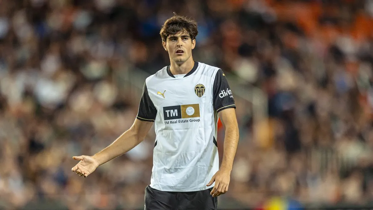 Javi Guerra, Valencia, Milan, Manchester United, Aston Villa, Atlético de Madrid,