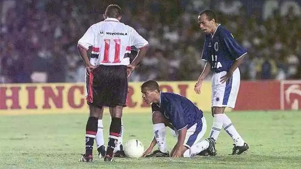 Geovanni foi o herói da conquista do Cruzeiro sobre o São Paulo na Copa do Brasil de 2000