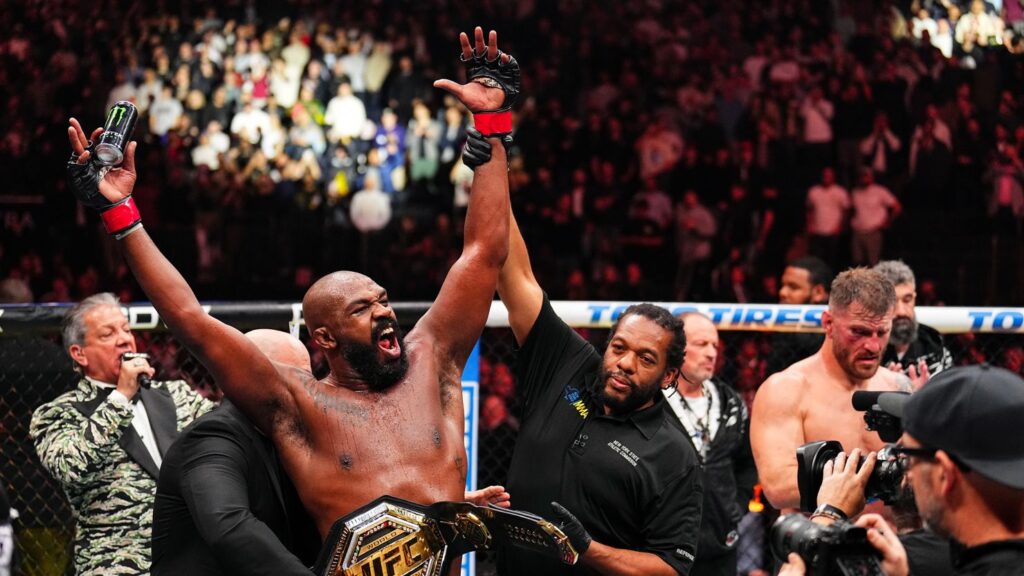 Jon Jones é o maior lutador da história do UFC, vencendo Stipe Miocic em sua última luta