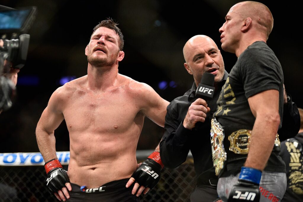 Georges St-Pierre teve um retorno triunfal, finalizando Michael Bisping para conquistar o cinturão peso-médio do UFC
