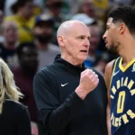 Carlisle seguirá nos Pacers.