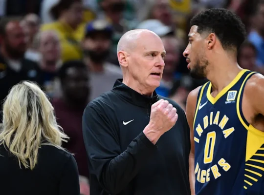 Carlisle seguirá nos Pacers.