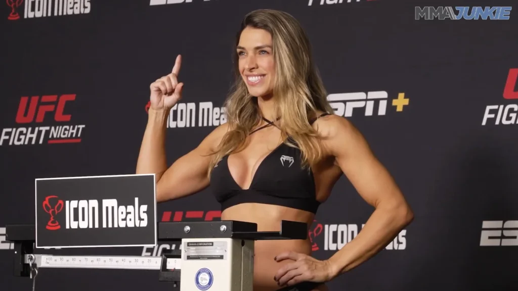 Mackenzie Dern pode lutar no Brasil