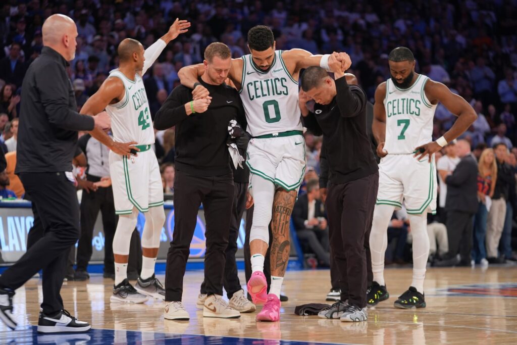 Lesão de Jayson Tatum (Foto: Frank Franklin II / AP)