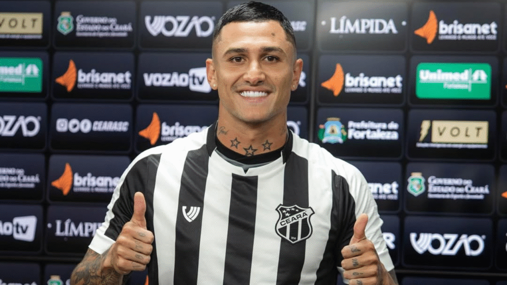 Vina é a principal contratação do Ceará para a sequência do Brasileirão