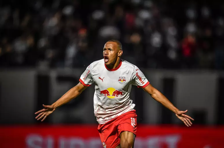 Jhon Jhon vibra o gol contra o Cruzeiro, no jogo do primeiro turno do Brasileirão 2025. Foto: Ari Ferreira/Red Bull Bragantino — Reprodução.
