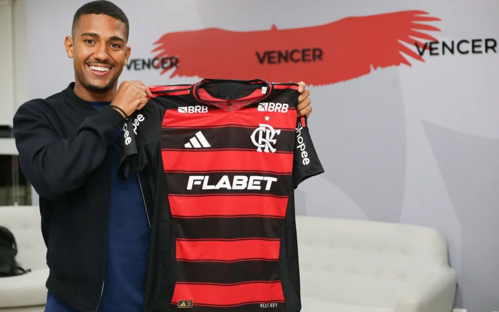 Samuel Lino é um dos principais reforços do Flamengo para a sequência da temporada