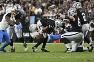 Chargers vence.
