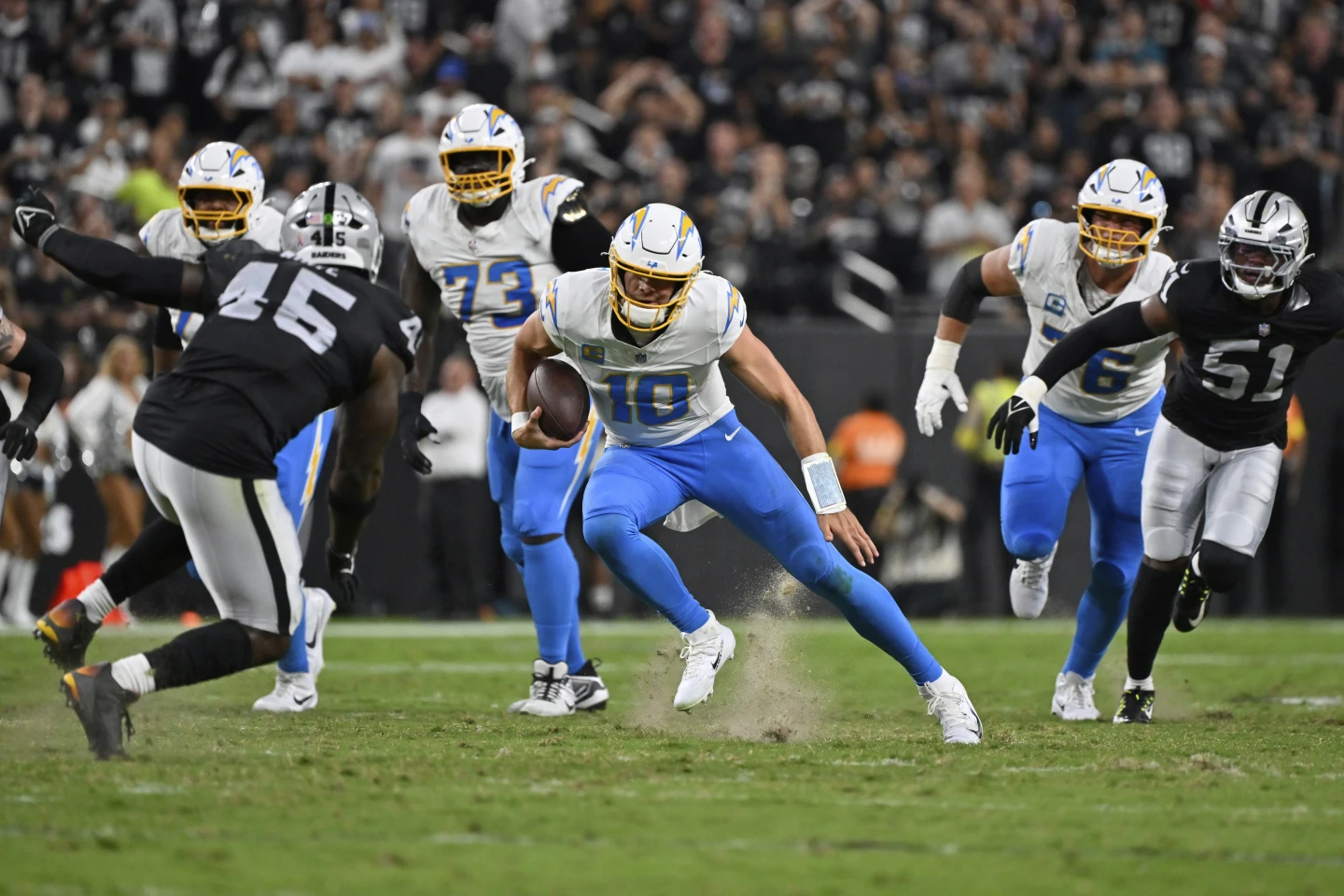 Chargers vence.