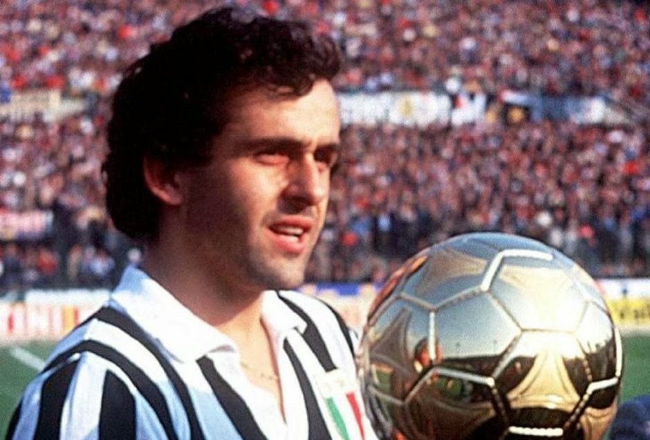 Nas três vezes que conquistou o prêmio, Michel Platini vestia as cores da Juventus. Foto: All About Football — Reprodução