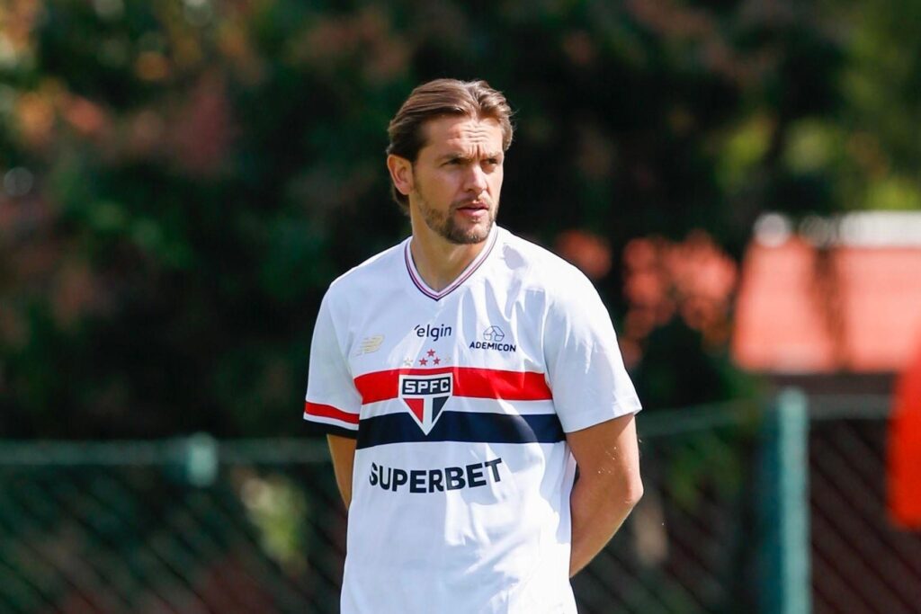 Rafael Tolói é a principal contratação do São Paulo para a sequência da temporada