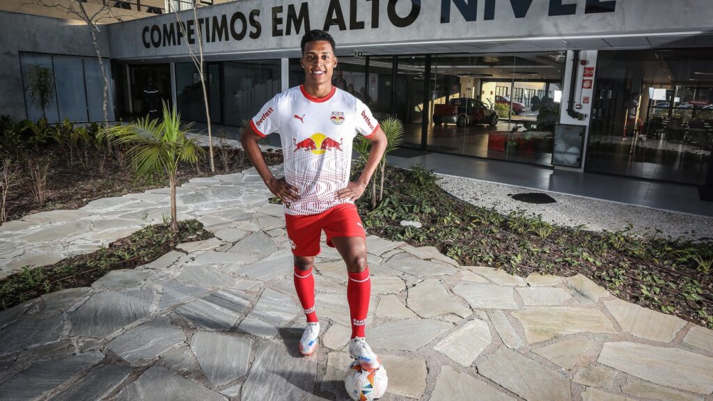 Vanderlan é a principal contratação do Bragantino para a sequência do Brasileirão