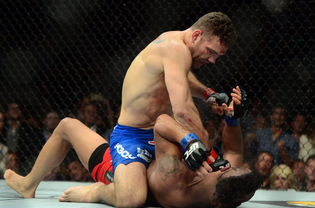 Vitor Belfort teve sua última chance por um cinturão do UFC em 2015, onde sem o TRT, perdeu o fôlego rapidamente e foi derrotado por Chris Weidman 