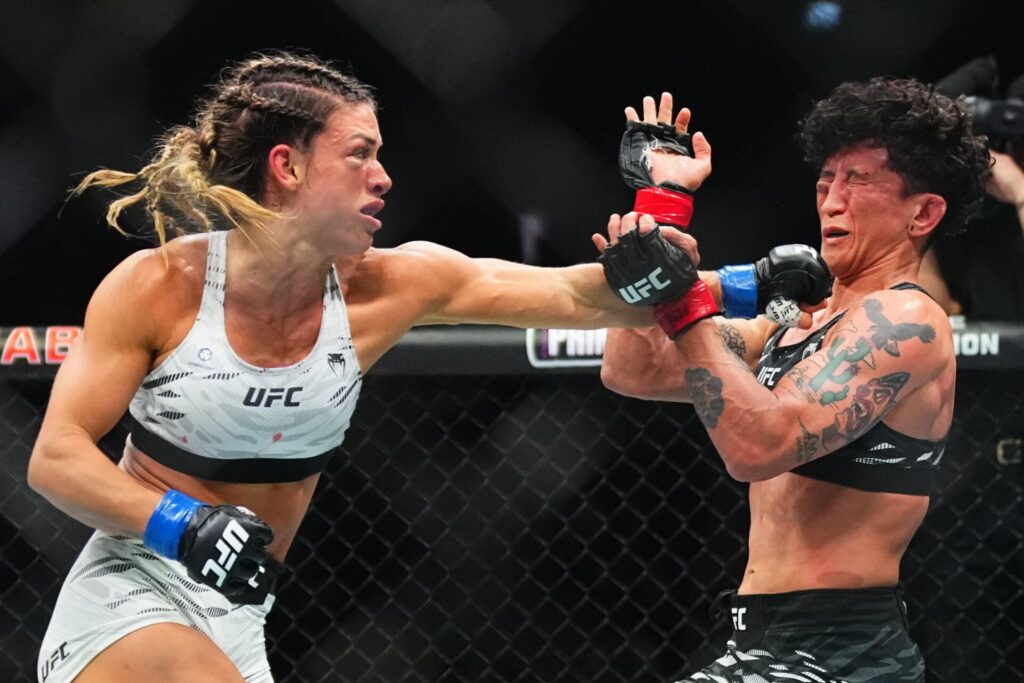 Mackenzie Dern é melhor em pé, derrota Virna Jandiroba e é campeã peso palha do UFC