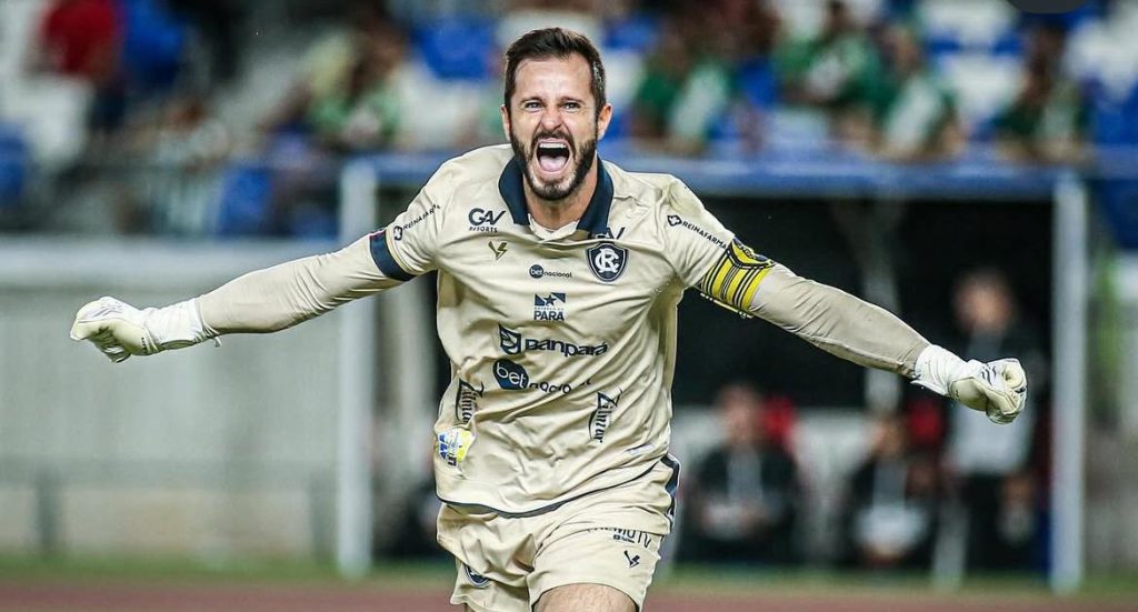 Marcelo Rangel comemora. O goleiro é o jogador mais velho do elenco. Foto: Thiago Lobato via Remistas — Reprodução.