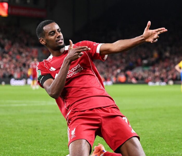 Isak, Liverpool
