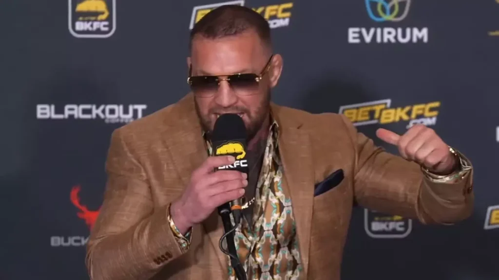 Conor McGregor deu uma entrevista emocionada no último evento do BKFC