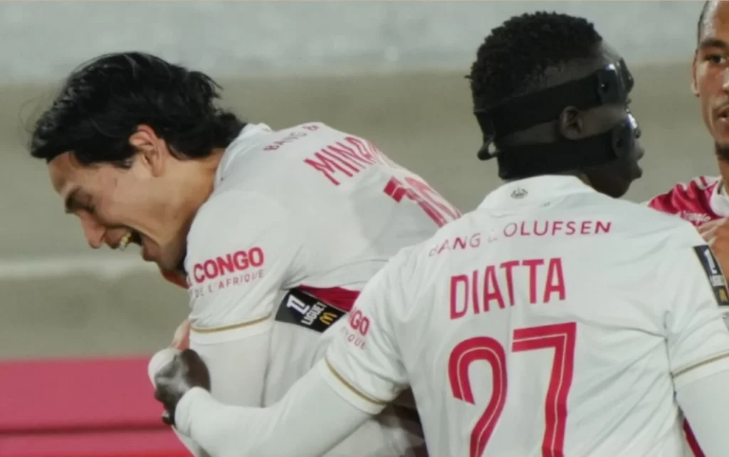 Jogadores do Monaco comemoram gol que deu a vitória por 1 a 0 diante do PSG