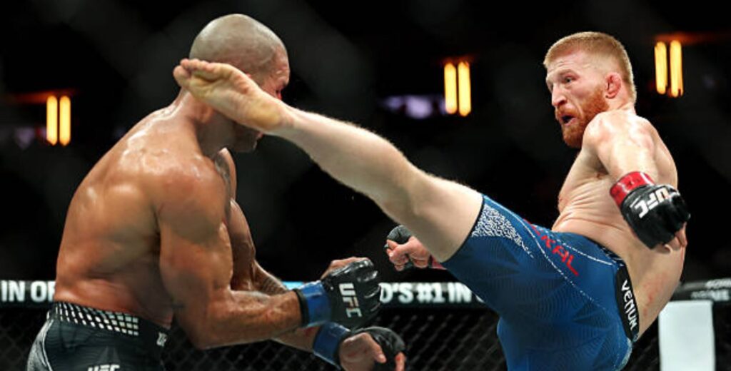 Bo Nickal consegue o nocaute mais bonito do UFC 322 com chutaço no rosto de Rodolfo Vieira